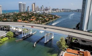 miami beach 674068 640 300x184 - miami-beach drone laws